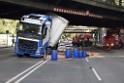 LKW blieb unter Bruecke haengen Koeln Ehrenfeld Innere Kanalstr Hornstr P231